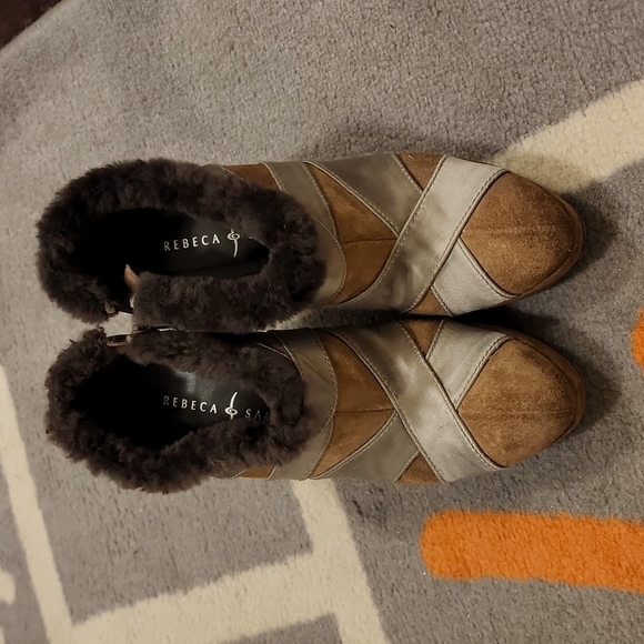 Rebeca Sanver Suede Heels - Picture 1 of 8